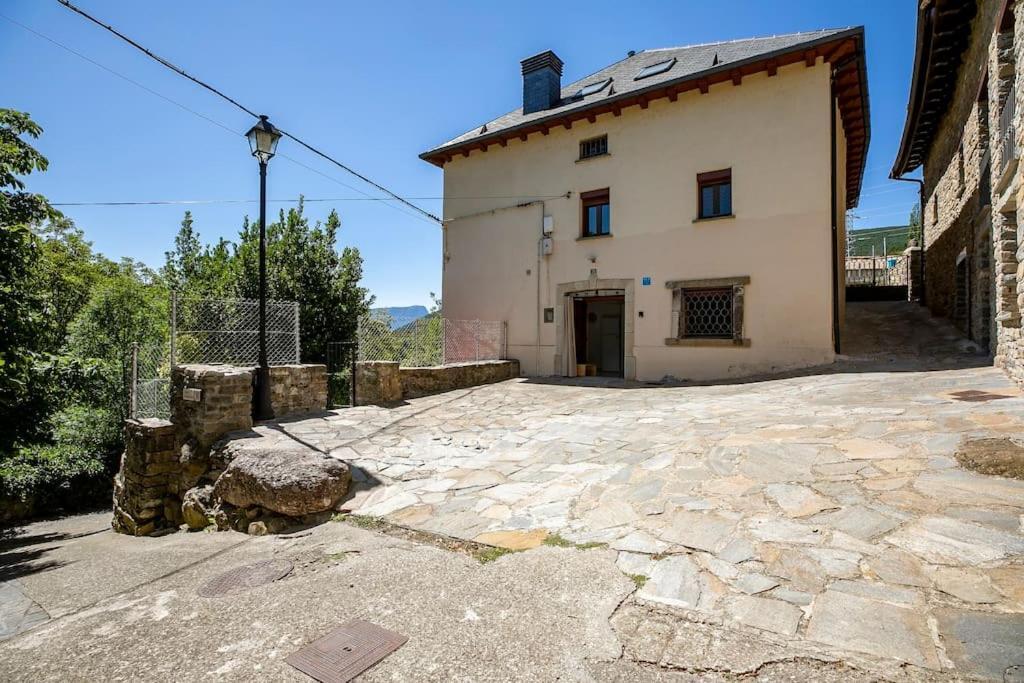 Casa Feli - Con Jardin Privado En Pirineos Castiello de Jaca